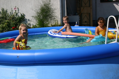Brini im POOL 001
